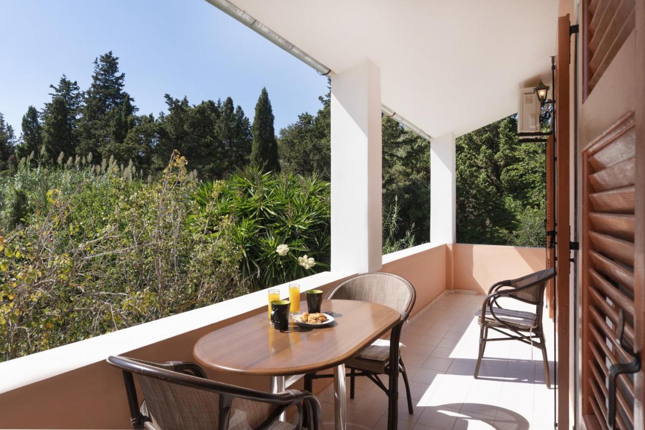 Dora Pagoi 1 * Agios Georgios Pagon